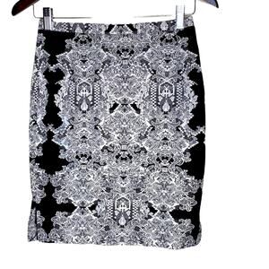 H&M black and white skirt size 4